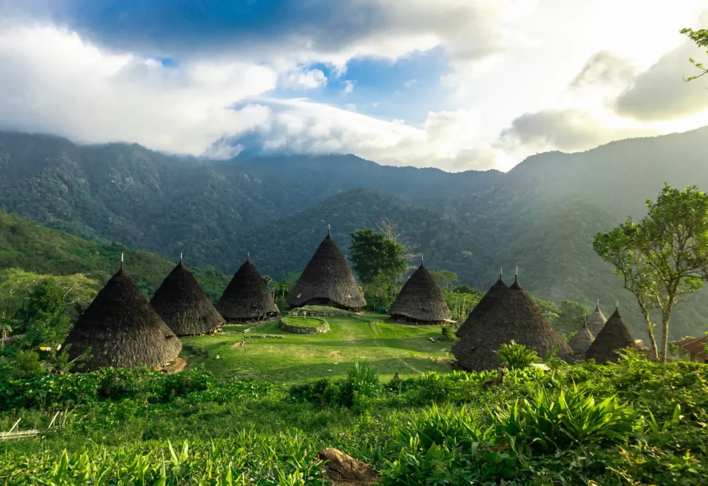 tempat petualangan luar ruang terbaik Indonesia